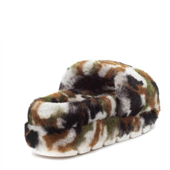 NEW J/SLIDES bryce shearling slippers in camo - Picture 3 of 3